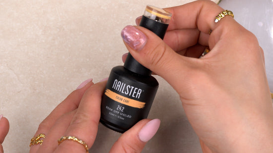 applying-blooming-gel 5