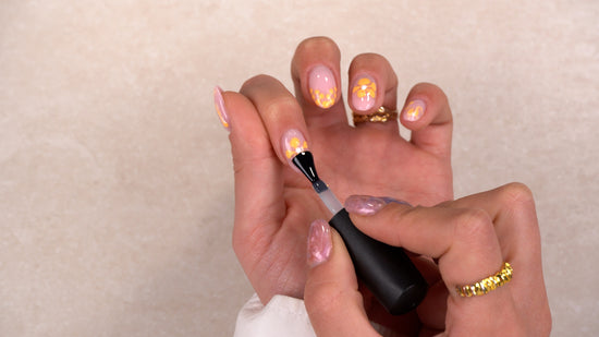 applying-blooming-gel 6