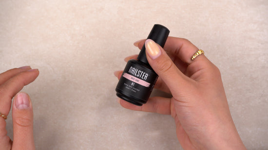 2. Påføring af Base Coat (Før Gel Polish)