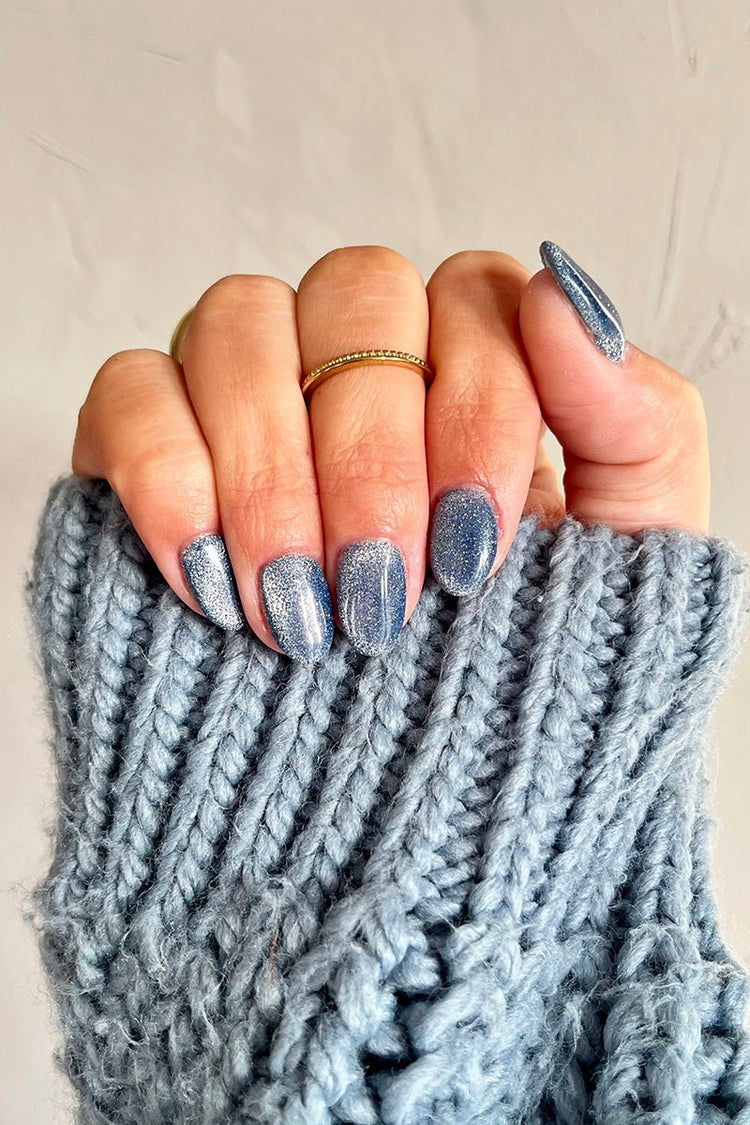 Blue Cat Eye · 446 – Gel Polish Cat Eye från Nailster, bild 3