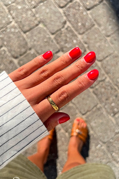 Cherry Kiss  · 256 - Hand