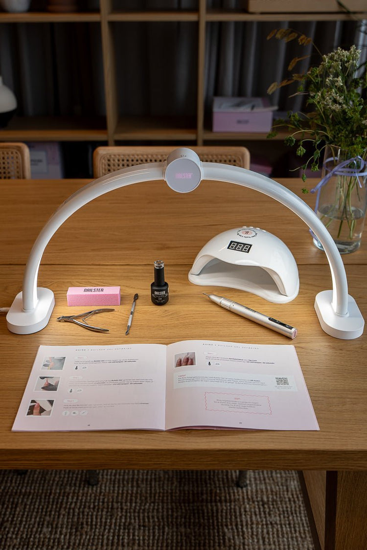 Curve LED Bordslampa