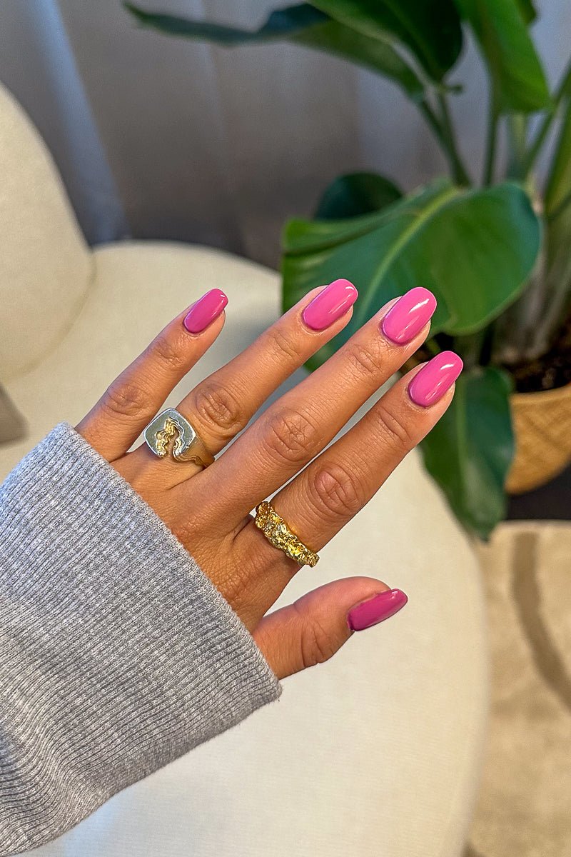 Dusty Fuchsia · 523