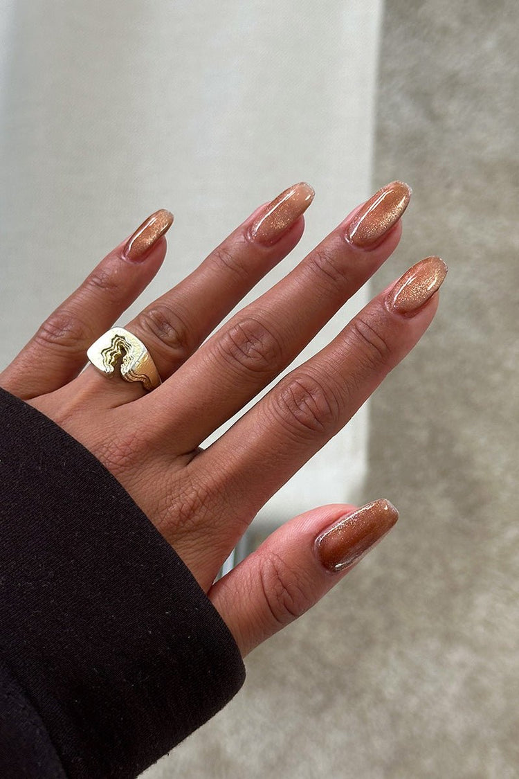 Hazelnut Cat Eye · 497 – Gel Polish Cat Eye från Nailster, bild 3