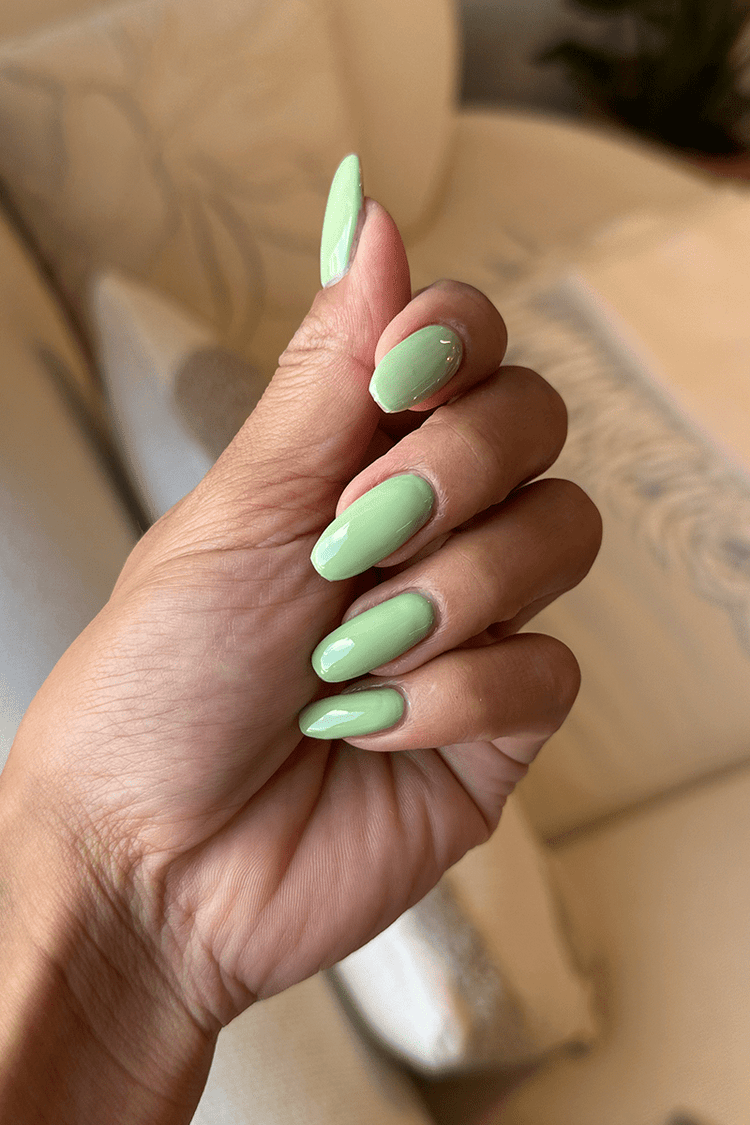 Pistachio · 488 – Gel Polish från Nailster, bild 3