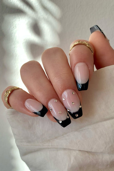 Pure Black  · 71 - Hand