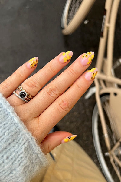 Sunflower Kiss  · 56 - Hand