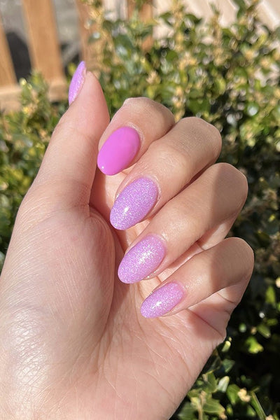 Violet Dream  · 155 - Hand